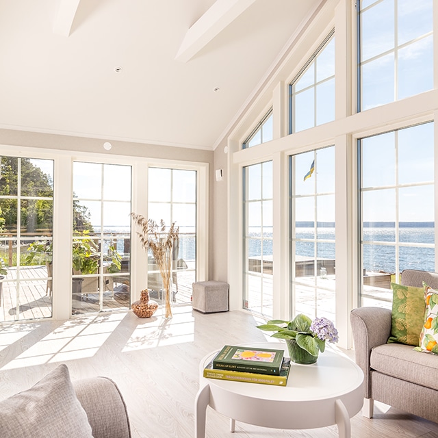 Blidö 27-119 fritidshus med vinkel utsikt mot vatten